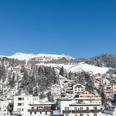 Schweizerhof Hotel 4*