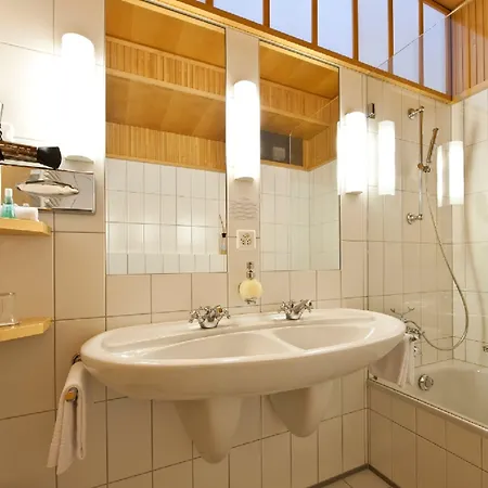 Hotel Schweizerhof 4*