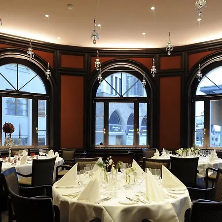 Schweizerhof Hotel 4*