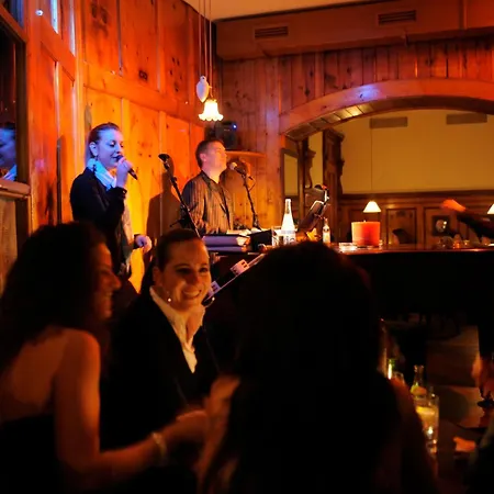 Schweizerhof Hotel 4*