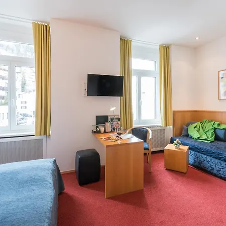 Schweizerhof Hotel 4*